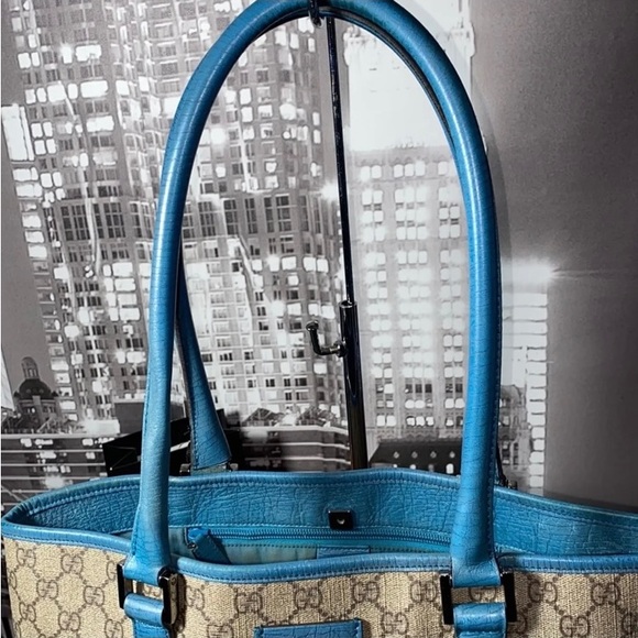 Authentic Gucci GG Shoulder Bag - Picture 9 of 17